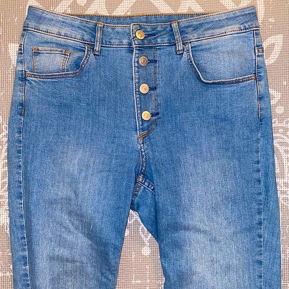H&M High Waisted Skinny Jeans - Picture 2 of 5